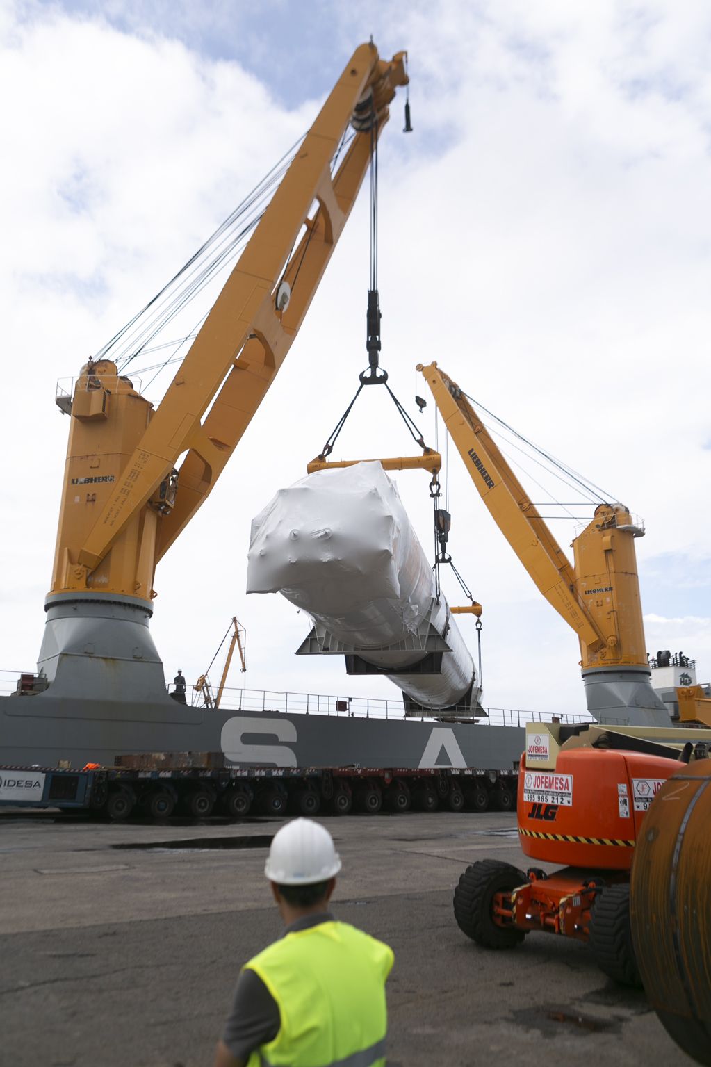 EN IMÁGENES: Idesa expide cuatro tanques para la mayor terminal española de gas para buques, en Algeciras