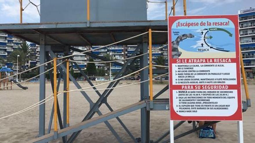 El peligroso espigón del Port donde murió un bañista estrena carteles informativos