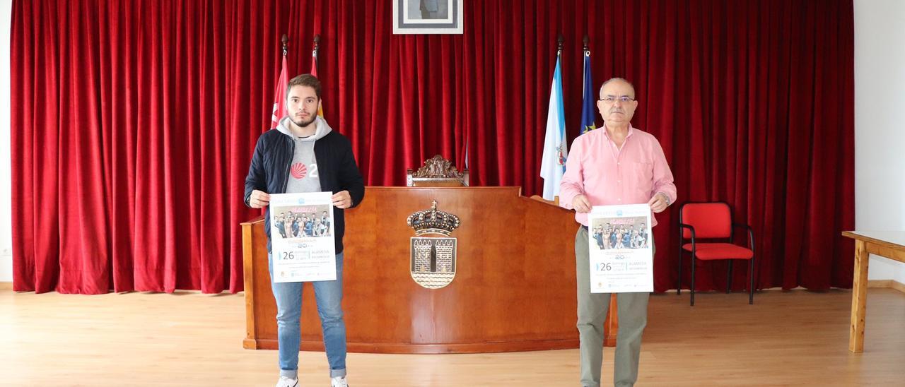 Iván Caamaño y Alberto García, presentando el concierto.