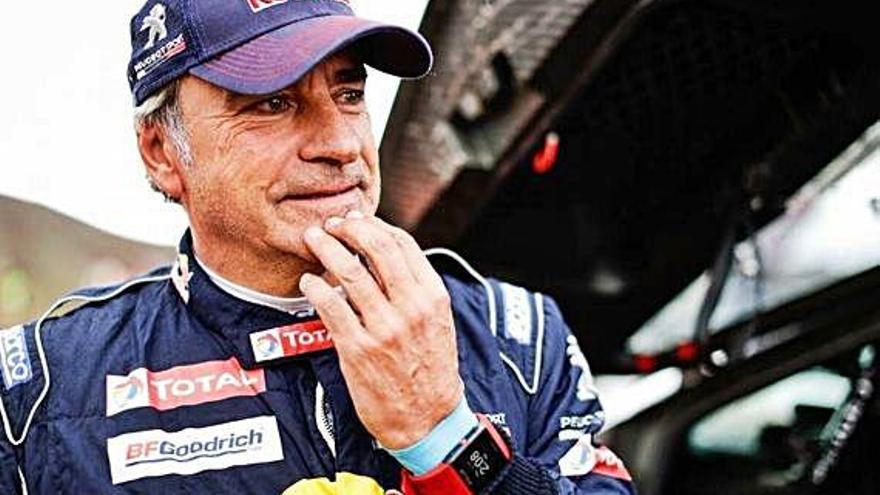 Carlos Sainz prepara una nueva participación en el Dakar que este año se disputará en Perú.