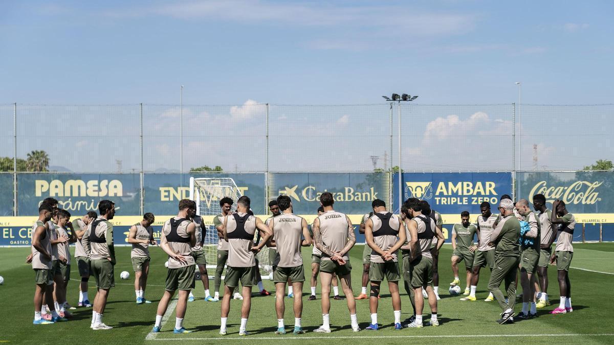 Los jugadores del Villarreal durante un entrenamiento esta semana, en la Ciudad Deportiva José Manuel Llaneza.