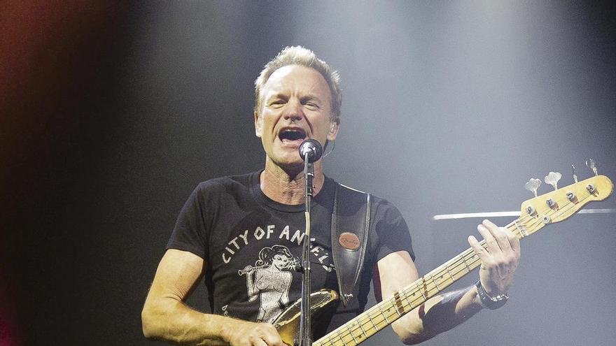 Sting, durante el concierto de Barcelona. // Efe