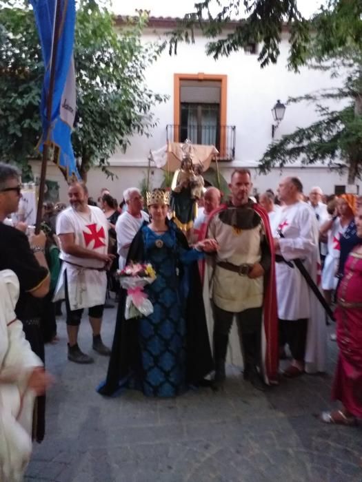 Alcublas recrea la donación de la imagen de la Virgen de la Salud