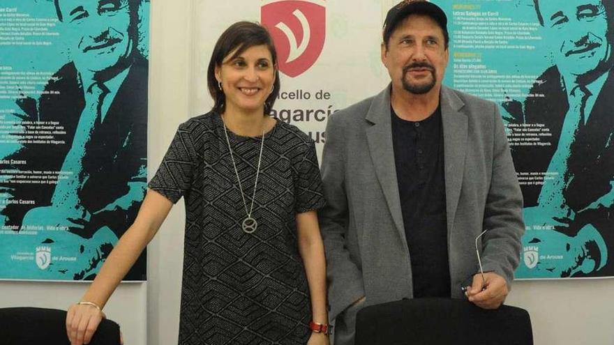 Sonia Outón y Emilio Batallán, presentaron los actos del Día das Letras Galegas. // Iñaki Abella