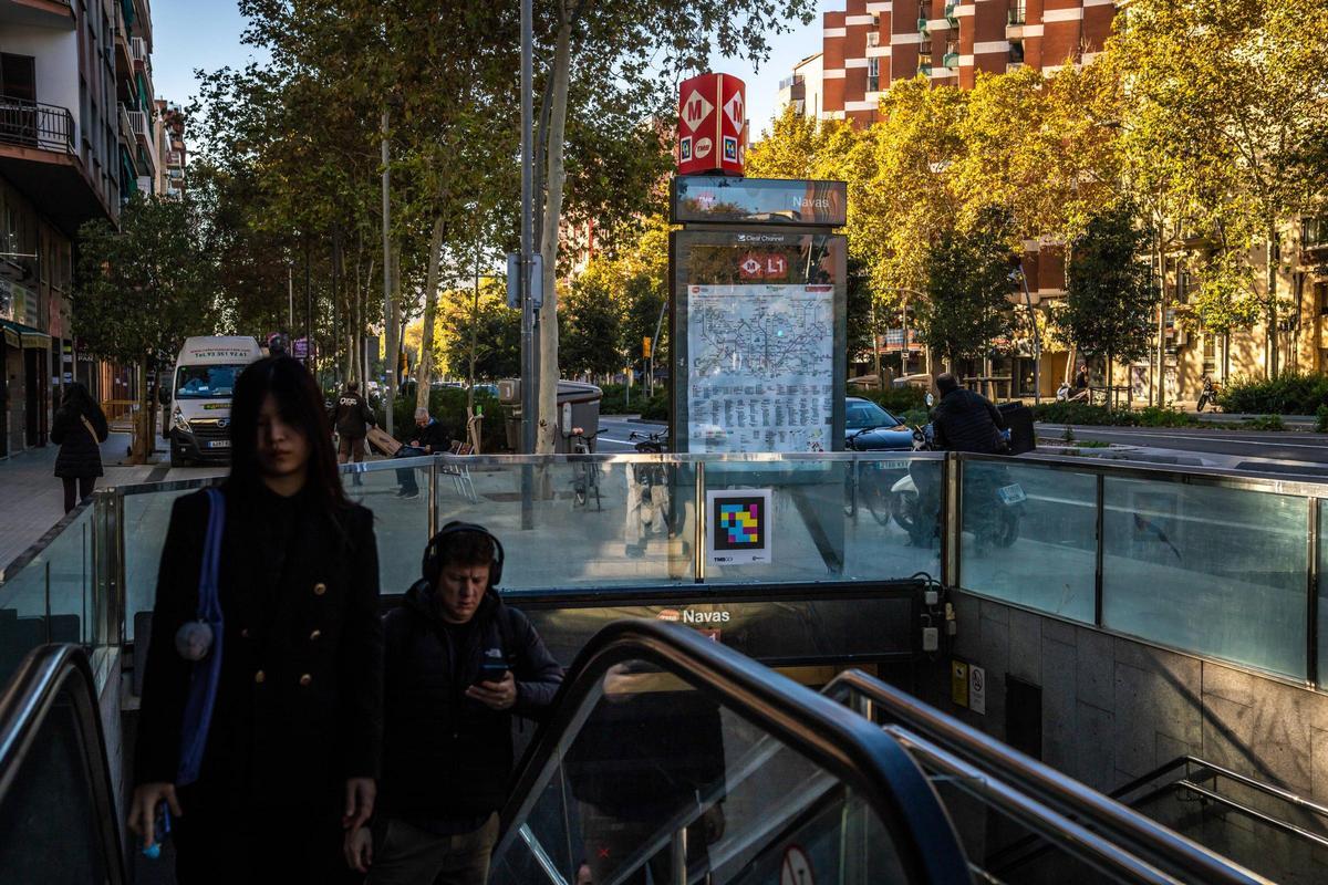La entrada de metro de Navas.