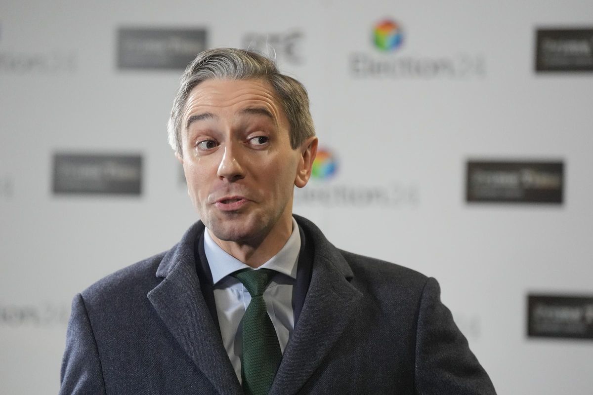 El primer ministro de Irlanda y líder del Fine Gael, Simon Harris.
