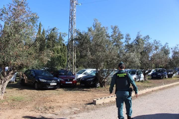 Desmantelan un aparcamiento clandestino de 750 coches y seis talleres ilegales junto al Aeropuerto de Palma