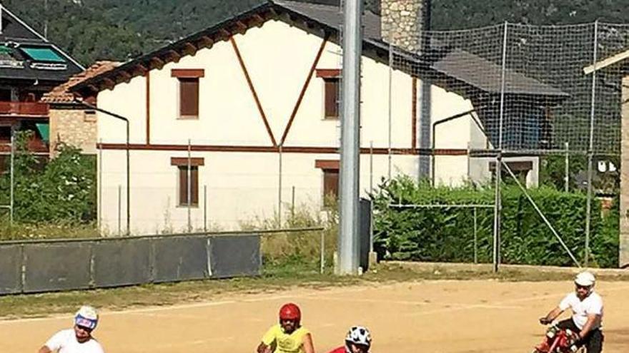 18 motos &#039;soviètiques&#039; es mostren a Sant Llorenç