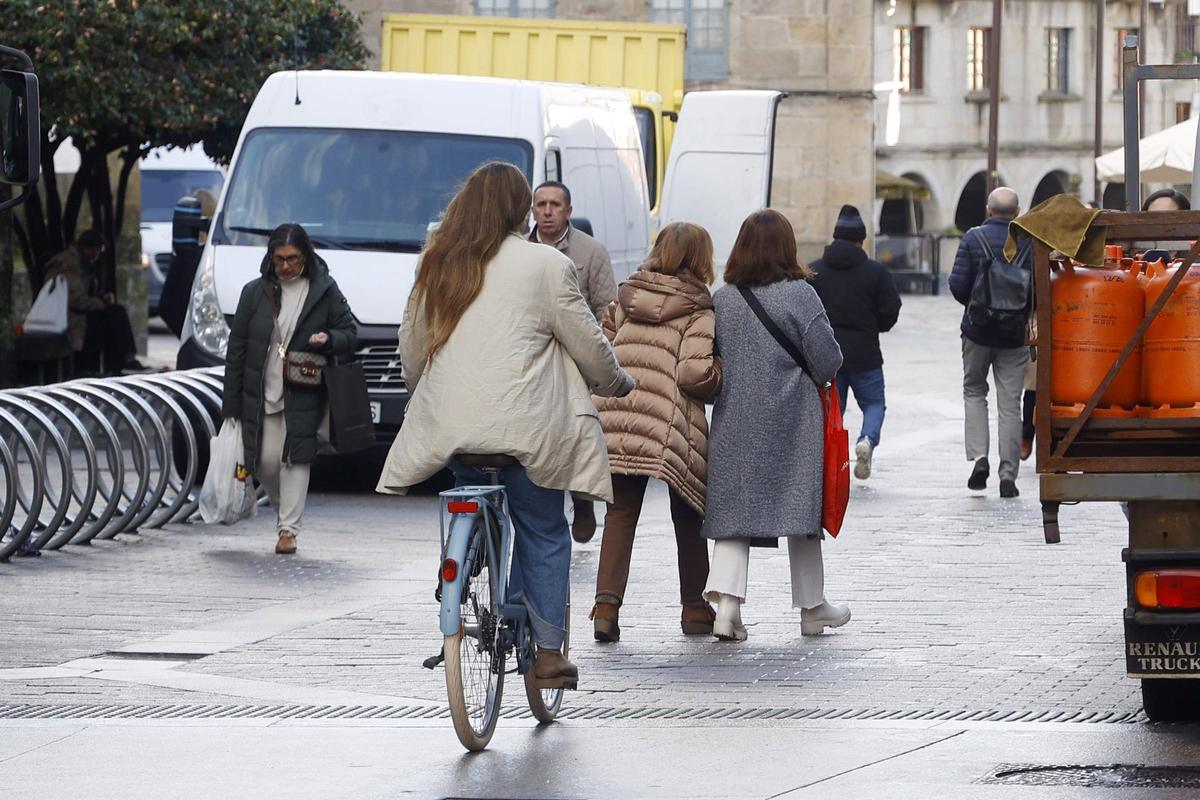 Ciclista por el centro de Pontevedra