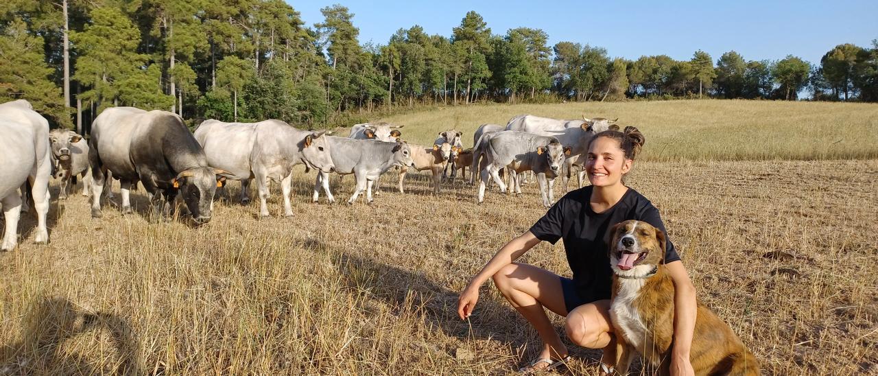 Clara Ballarà Sampera. Ramadera de boví i escriptora.