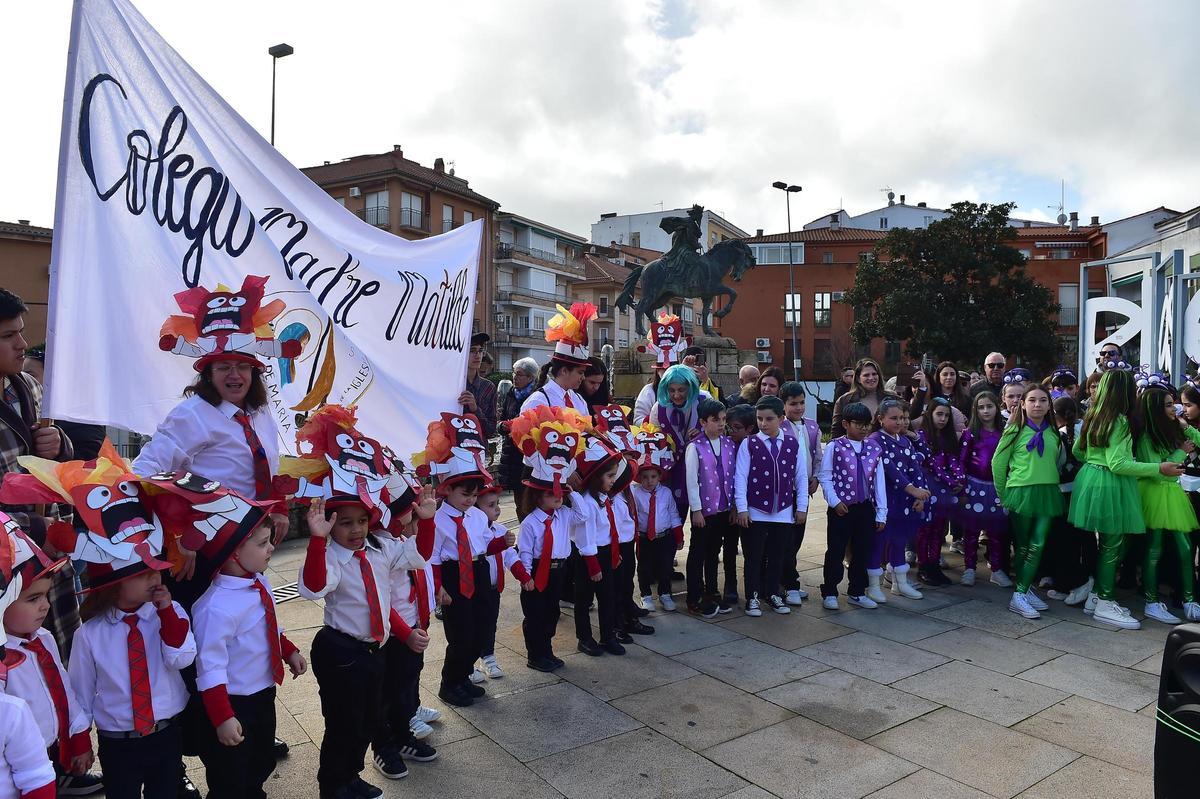 Fotogalería | Los colegios estrenan el Carnaval en Plasencia
