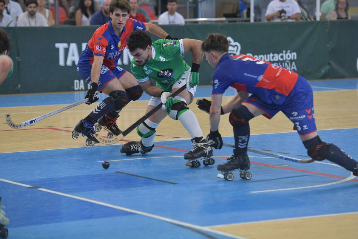 El Liceo se impuso 8-2 en el primer partido de la final de la OK Liga El Liceo se impuso 8-2 en el primer partido de la final de la OK Liga