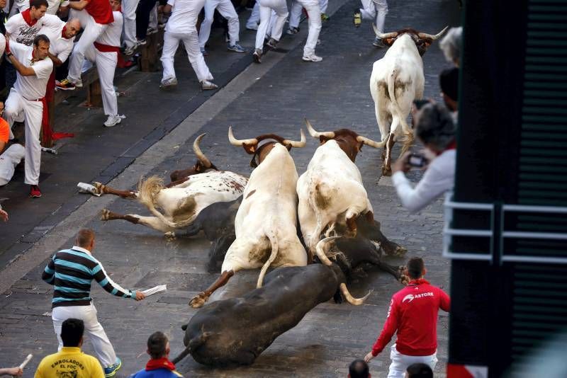 Fotogalería del sexto encierro de San Fermín