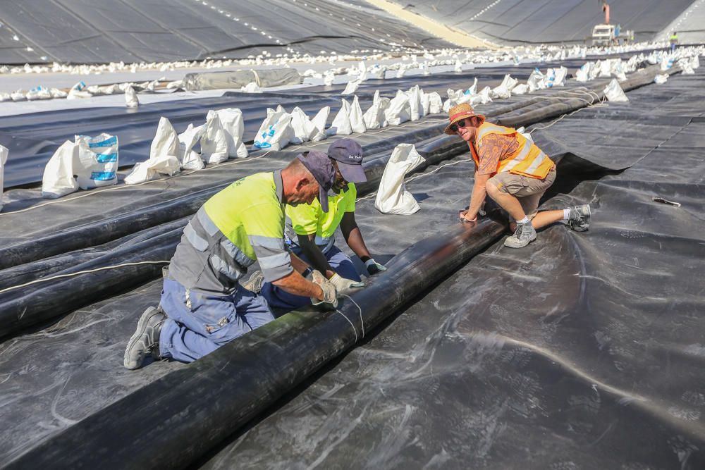 Construcción de una gran balsa en Albatera