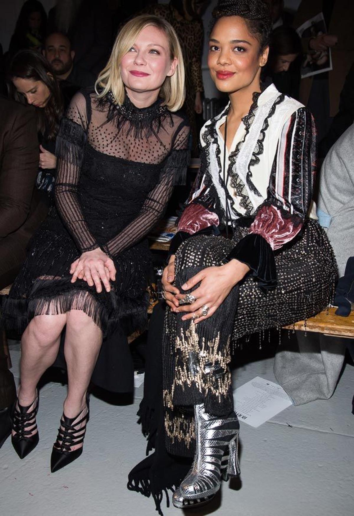 Kirsten Dunst y Tessa Thompson en el front row del desfile de Rodarte en la Semana de la Moda de Nueva York.