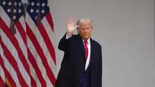 Trump suspende 90 días los aranceles a la mayoría de países pero eleva al 125% los de China