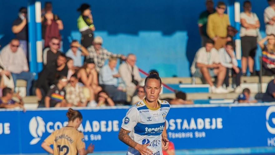 Jassina Blom, goleadora del Costa Adeje Tenerife Egatesa frente al Eibar. | ANDREA MELIÁN