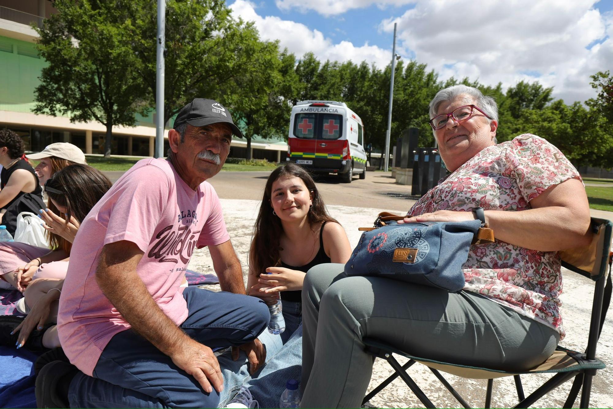 En imágenes | Los fans de Operación Triunfo invaden la Expo horas antes del concierto