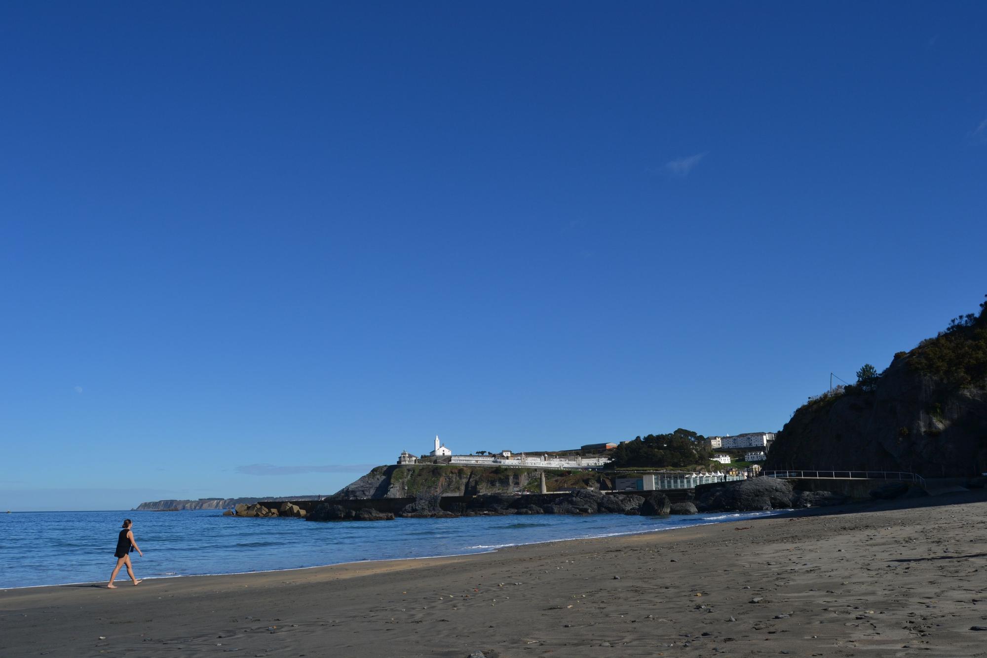 Playa tercera de Luarca. Ana Serrano.jpg