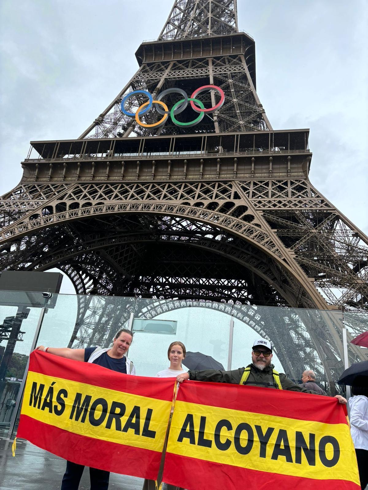 La Torre Eiffel, cita ineludible para deportistas y familiares.