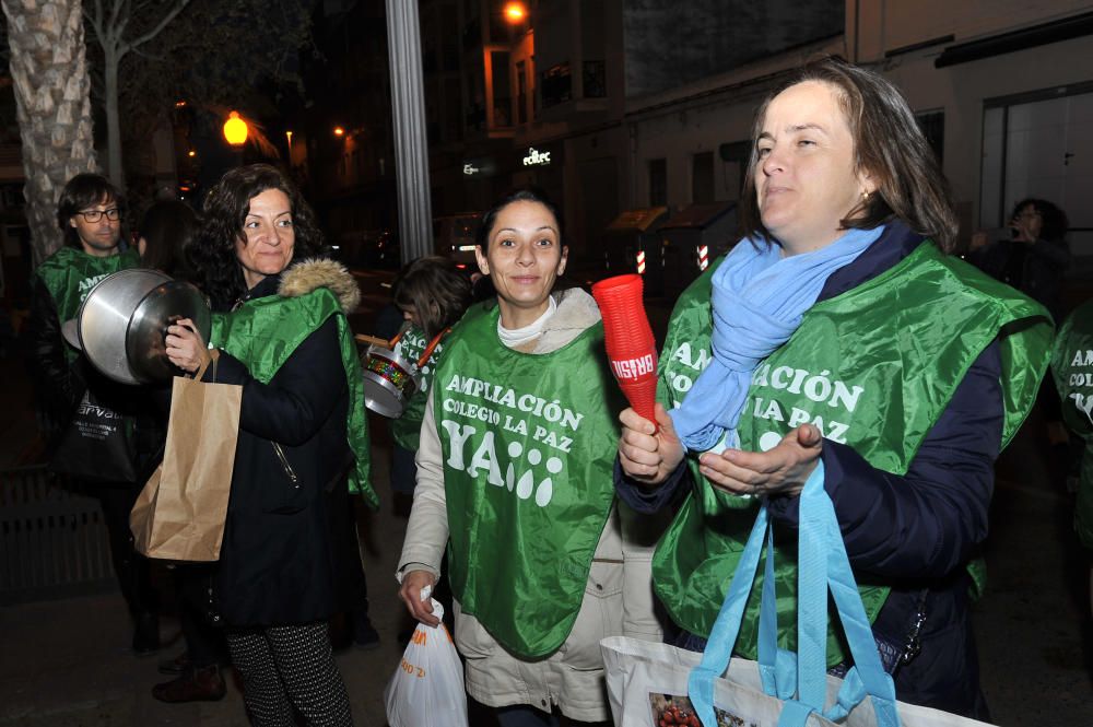 Cacerolada para reclamar el colegio La Paz de Elch