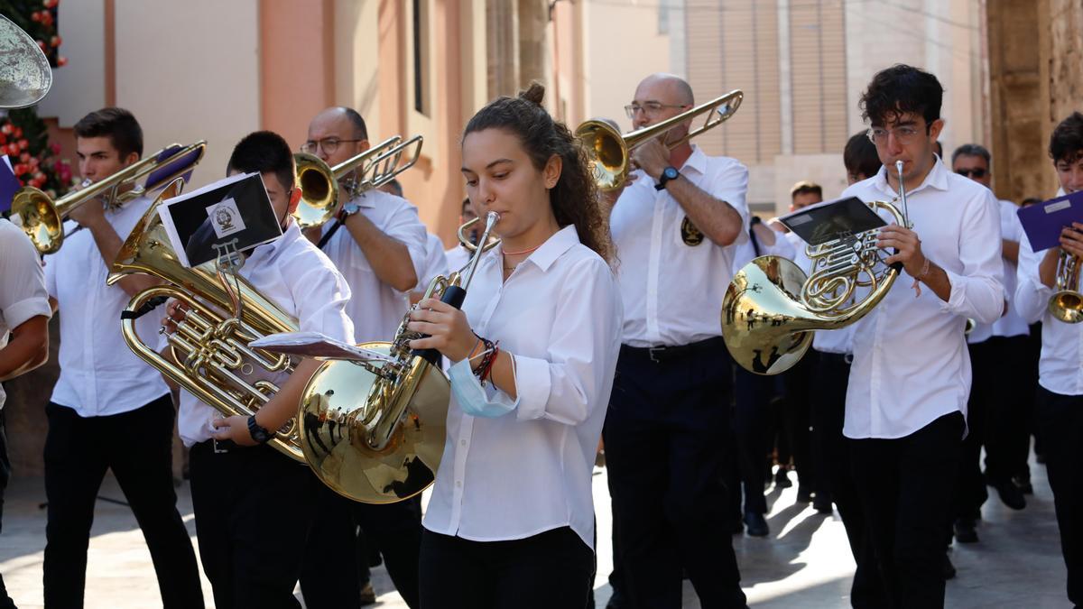 Búscate en el segundo día de Ofrenda por las calles del Mar y Avellanas entre las 9:00 y 10:00 horas