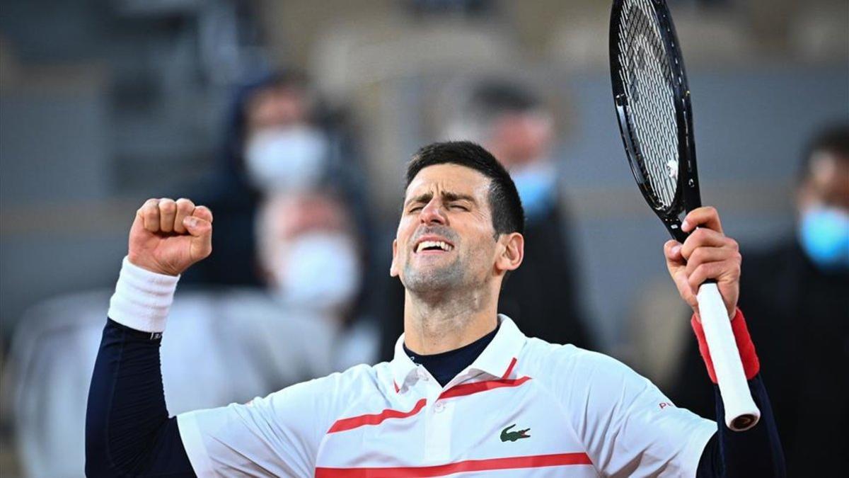 Djokovic celebra la victoria ante Carreño después de más de tres horas de partido