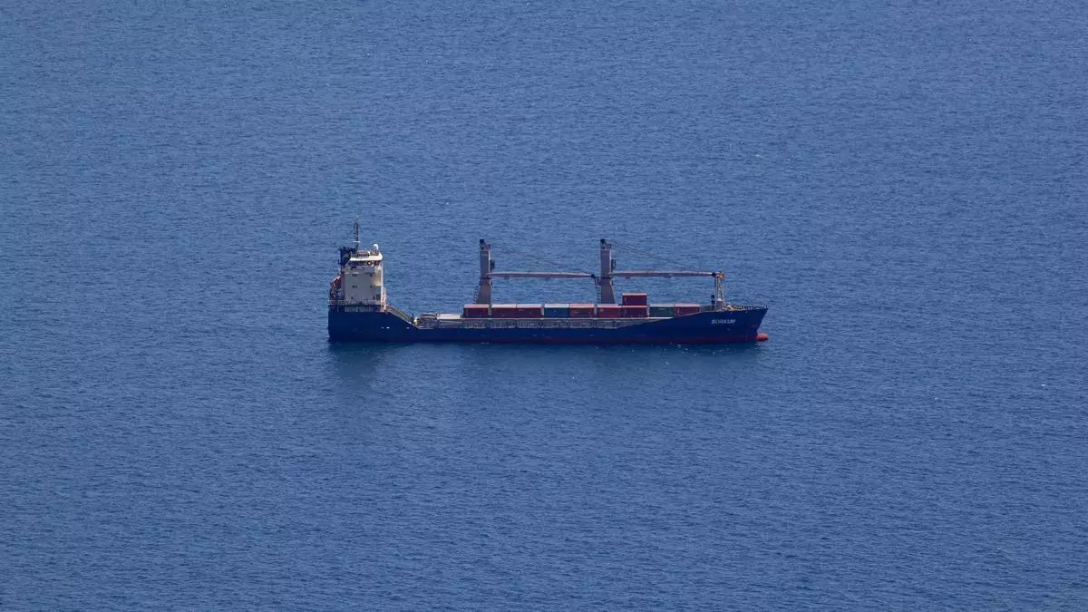 El carguero de armas militares con posible destino Israel ya está en aguas de Cartagena