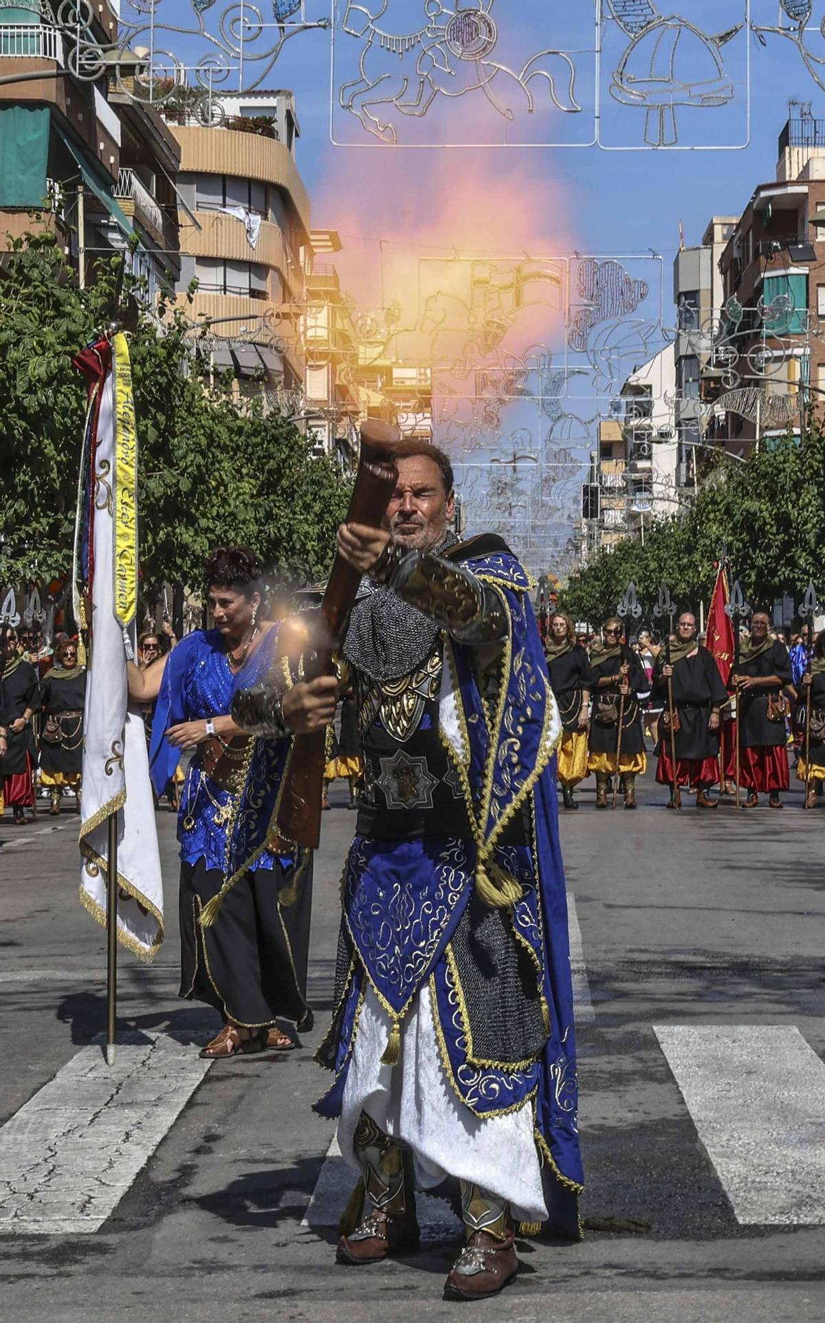 Los cristianos reconquistan el castillo en el último día de los Moros y Cristianos en Mutxamel