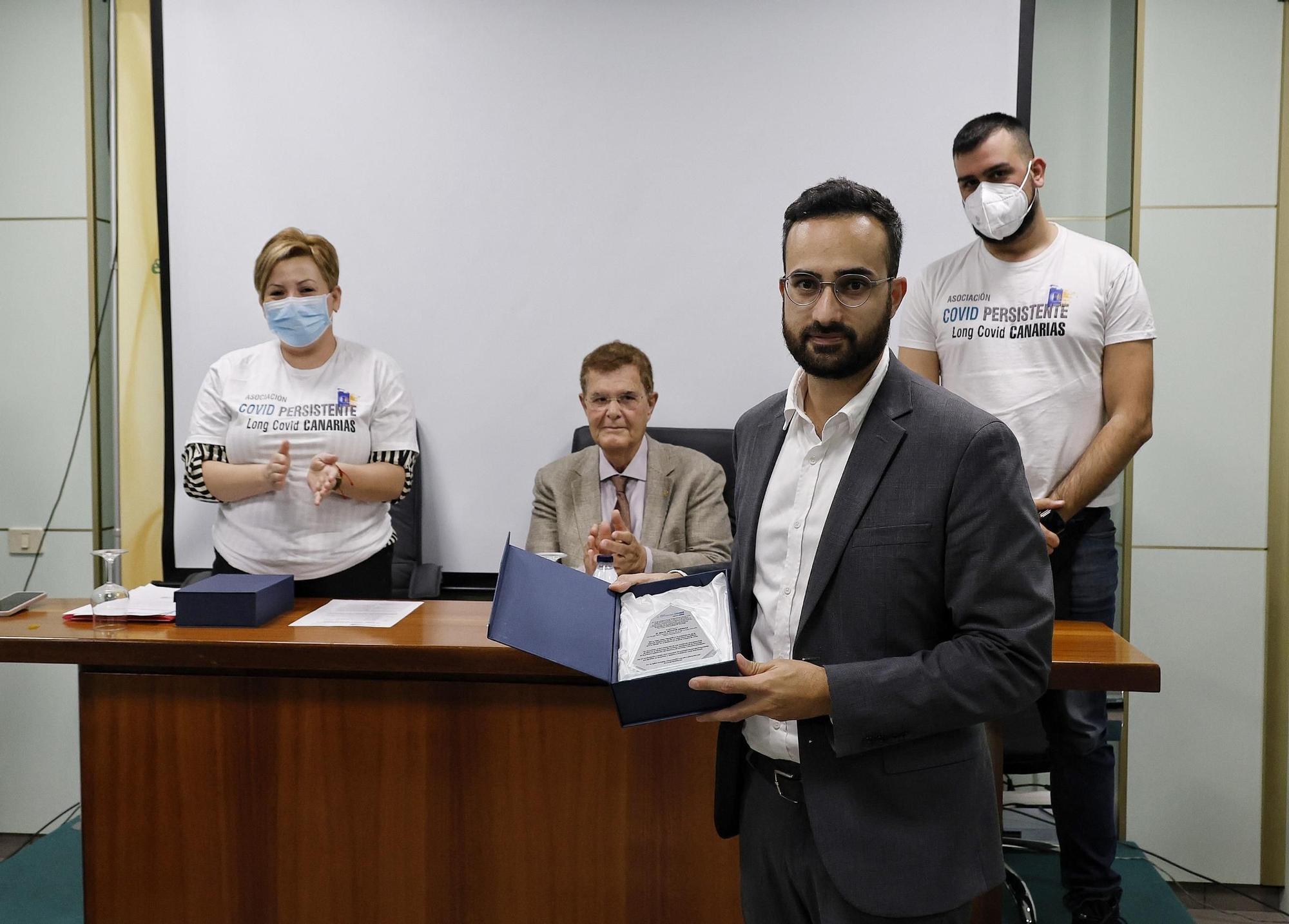 Entrega de reconocimientos como socios y socias de honor de la Asociación Covid Persistente Canarias