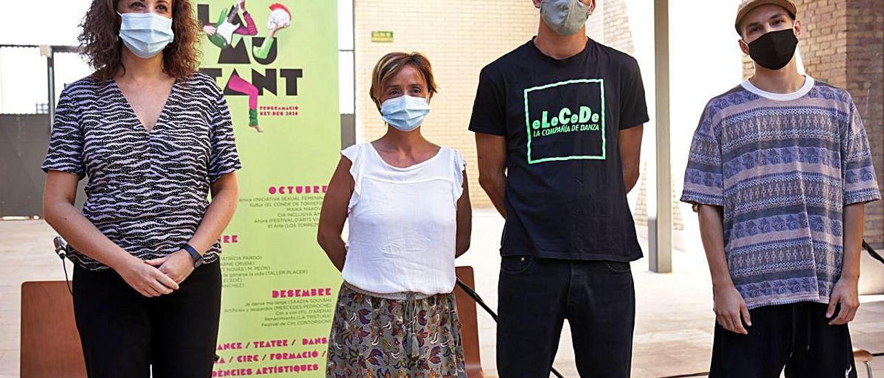 Maite Ibáñez y Marta Banyuls junto a dos representantes de compañías.