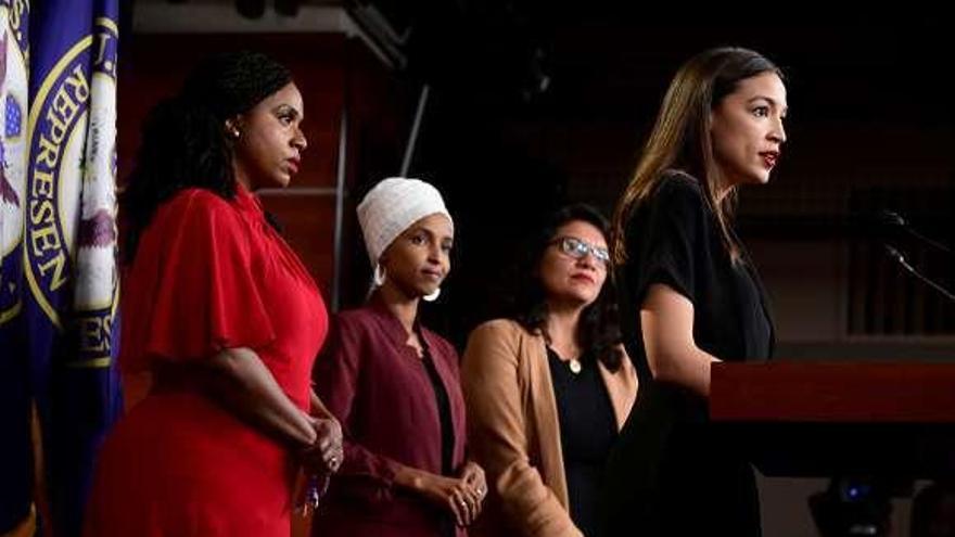 De izquierda a derecha, Pressley, Omar, Tlaib y Ocasio-Cortez. // Reuters