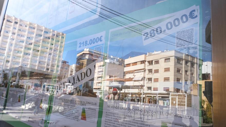 Elda tramita 300 solicitudes de ayudas al alquiler de vivienda