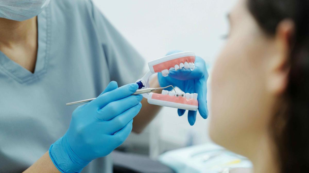Imagen de una visita al dentista.