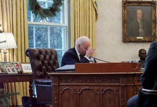 Biden sugiere que una "incursión menor" de Rusia en Ucrania tendría consecuencias más leves que una invasión