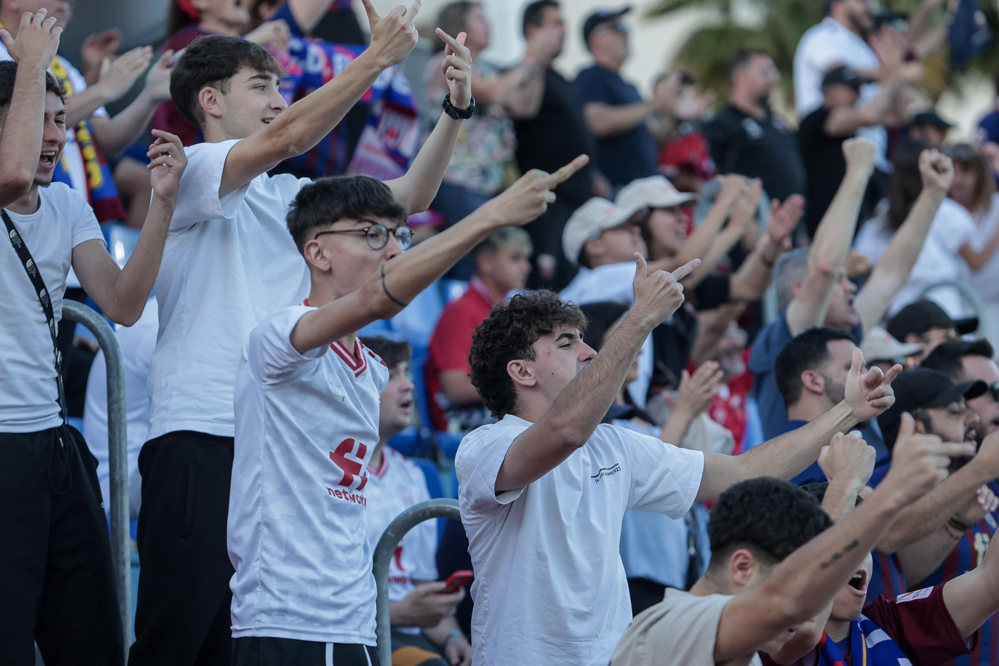 El Eldense desciende a Primera Federación tras el empate contra el Racing