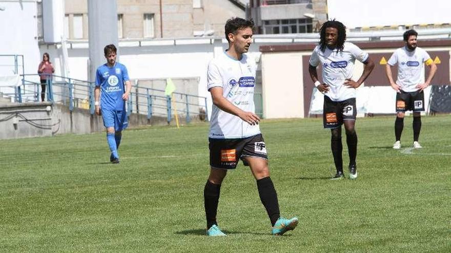 Un lance de un partido del Ourense CF. // Iñaki Osorio