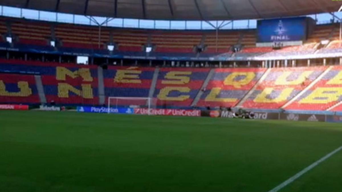 Piqué ensayando la salida al Olímpico de Berlín