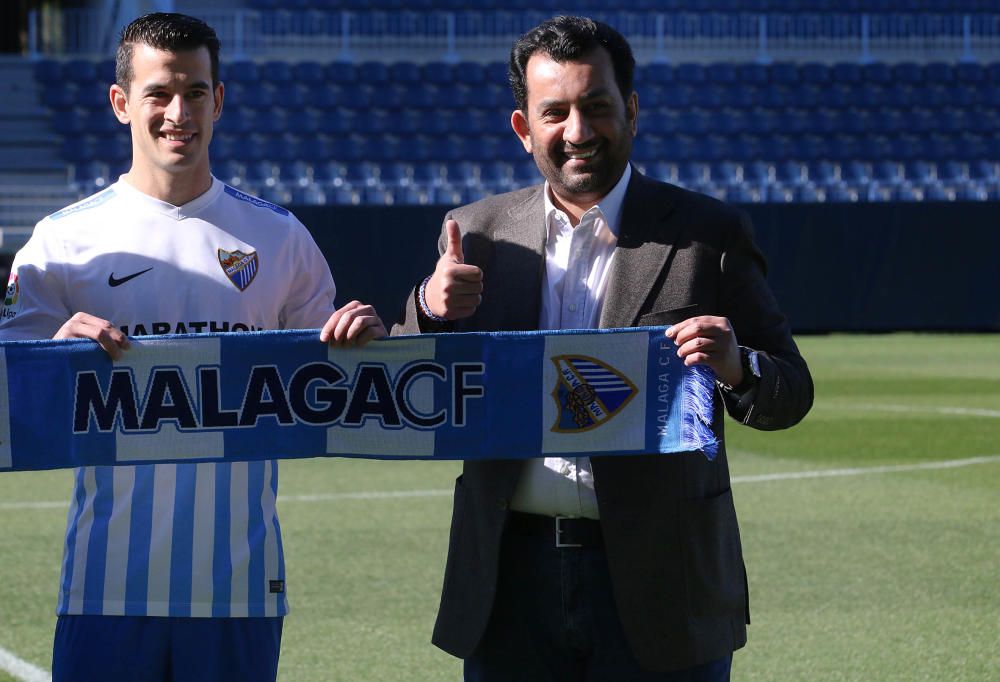 El defensa madrileño es presentado en La Rosaleda como nuevo jugador del Málaga CF. Es la tercera incorporación en el mercado invernal del club blanquiazul.