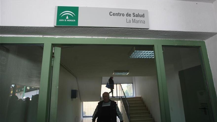 Los vecinos tachan de &quot;atropello&quot; el cierre del centro de salud del Parque Figueroa