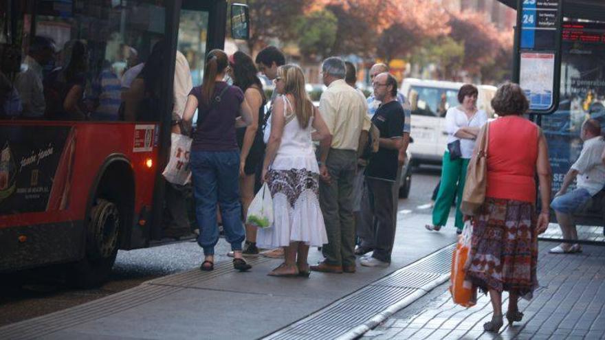 La contrata del bus incorpora hoy a 17 despedidos más