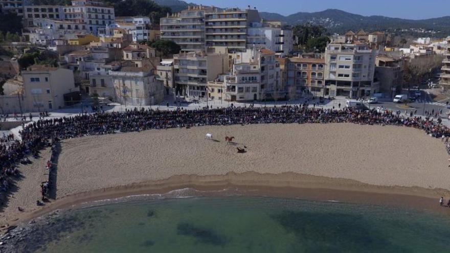 Multitudinàri espectacle eqüestre a Sant Feliu