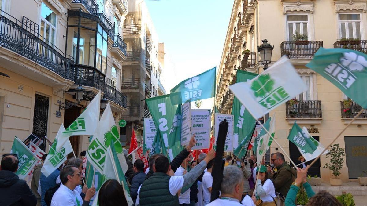 Educación hará un estudio para "normalizar" la partida de otros gastos de la concertada