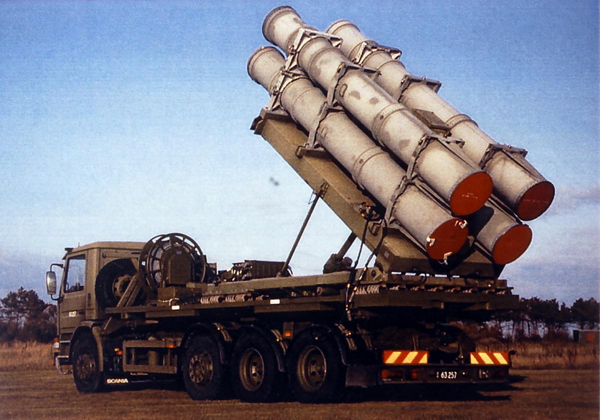 Una lanzadera móvil de misiles Harpoon para la defensa costera de la Real Armada Danesa que empezó a prestar servicio en los años 90.