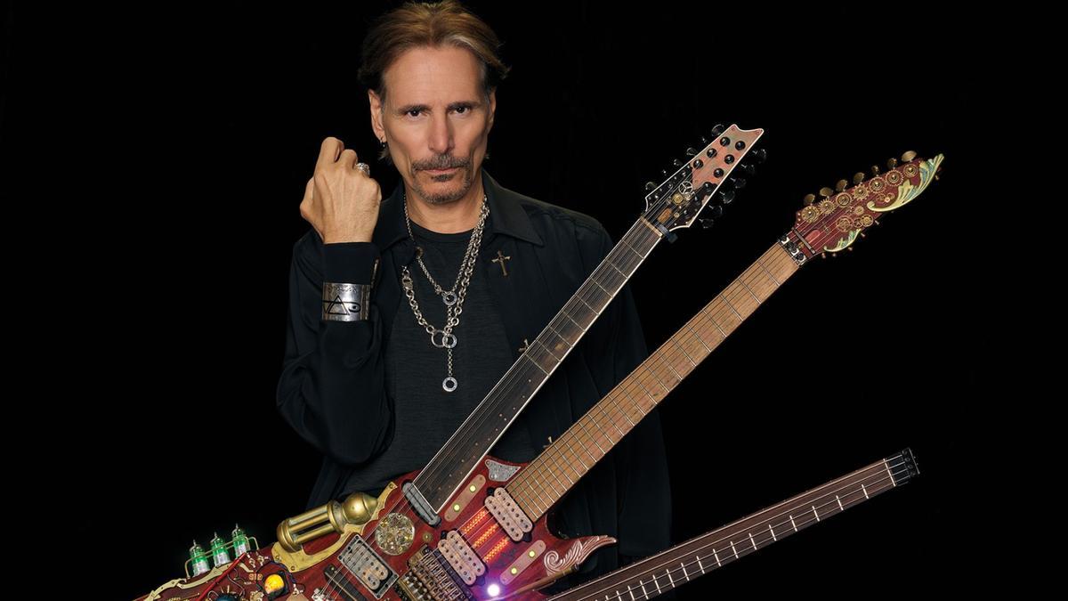 El legendario guitarrista Steve Vai actúa esta noche en el Auditorio Mar de Vigo.