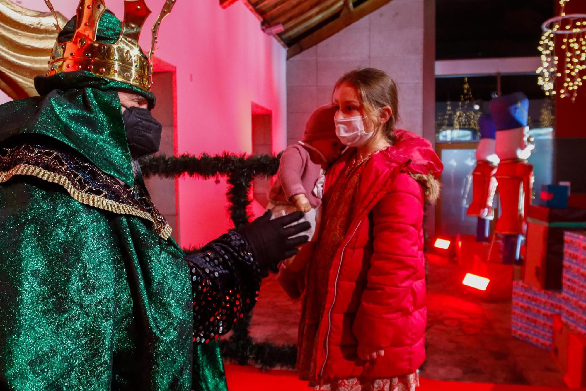 Los Reyes Magos planifican su gran noche con entrevistas previas en Vilagarcía