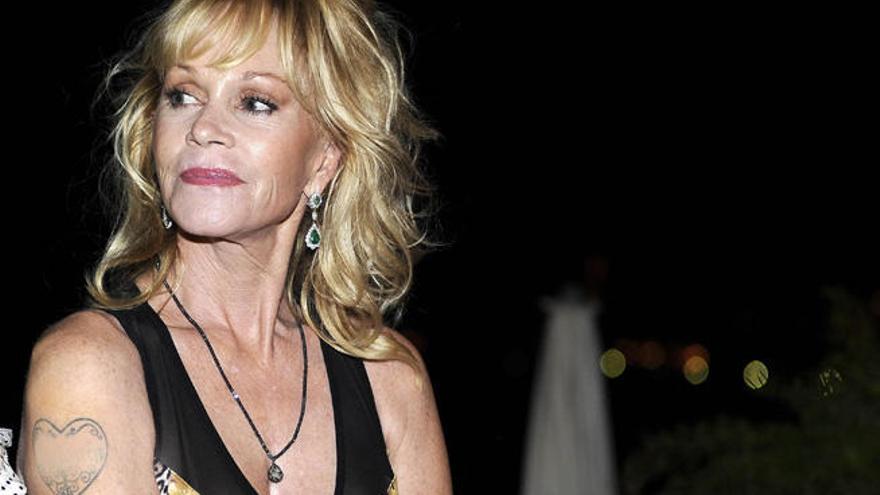 Melanie Griffith decide borrar su tatuaje.