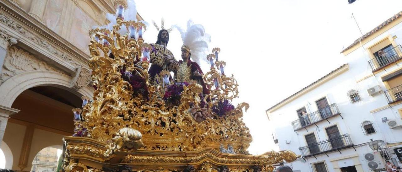 Regreso de la hermandad de la Estrella a la Parroquia de San Fernando.