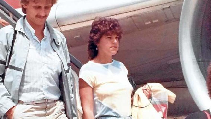 „1982. Damals wurde man beim Verlassen des Flugzeugs auf Mallorca fotografiert.&quot;