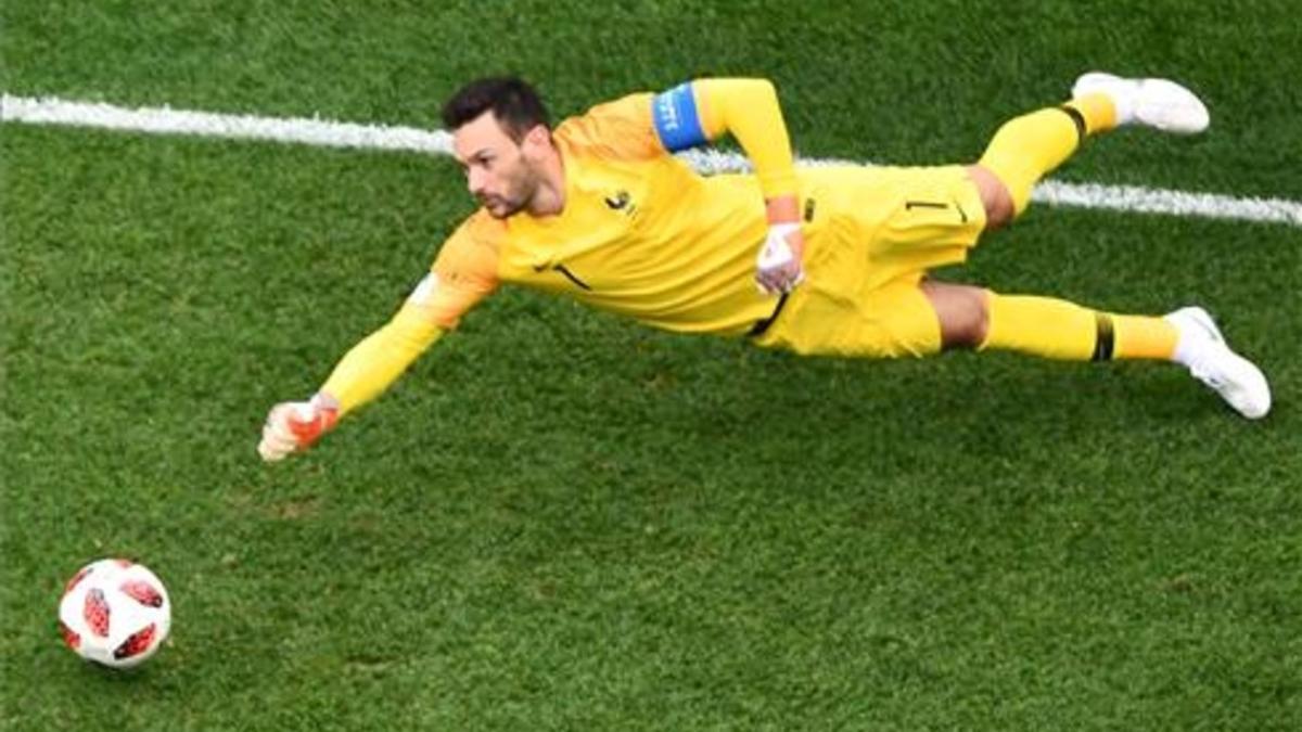 Lloris, en una acción del partido contra Uruguay.